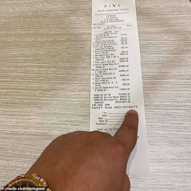 英dj炫富邀请朋友到高档酒吧第二天收到超180万账单傻眼