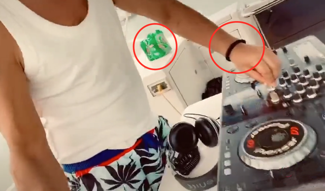 孙兴|57岁孙兴豪华游艇上打碟，大胆站甲板边缘摇摆，造型狂野毫无顾忌