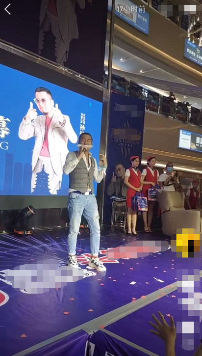 孙兴|57岁孙兴豪华游艇上打碟，大胆站甲板边缘摇摆，造型狂野毫无顾忌