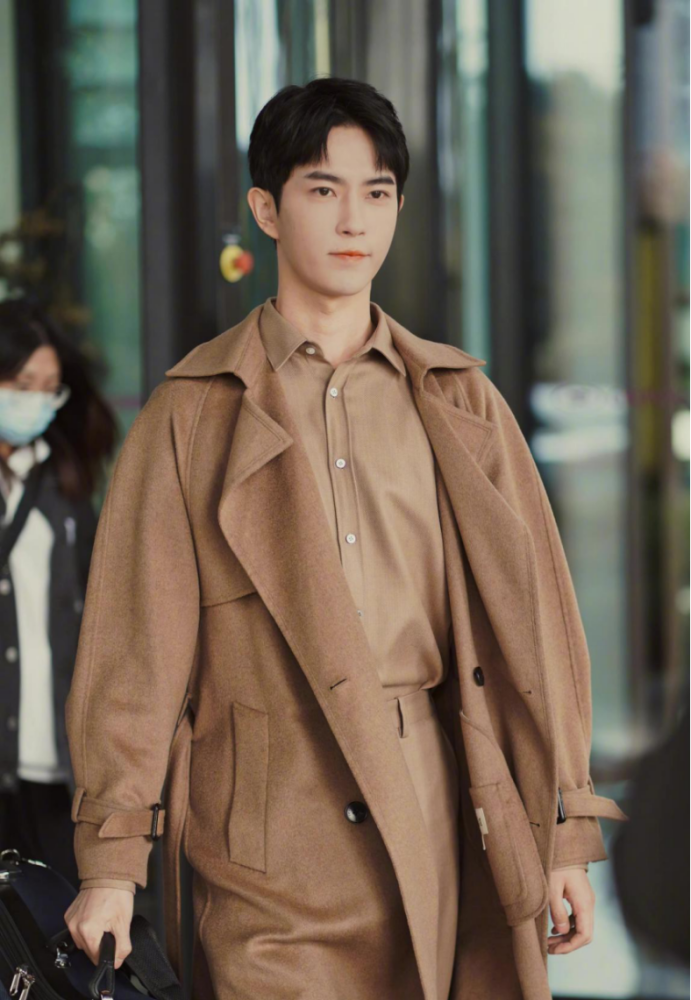 于朦胧这白马王子的气质太有魅力了精致简约的西装穿搭超帅