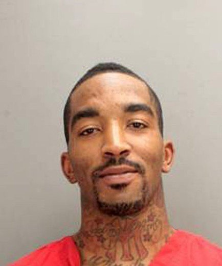 nba球星入狱照:jr面带微笑,阿泰很不屑,安东尼一看就是社会人