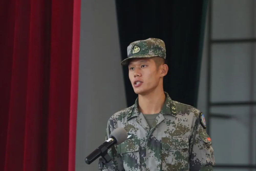 着一种精神凝聚而成了"硬骨头"精神六连官兵用鲜血与生命军事技术硬