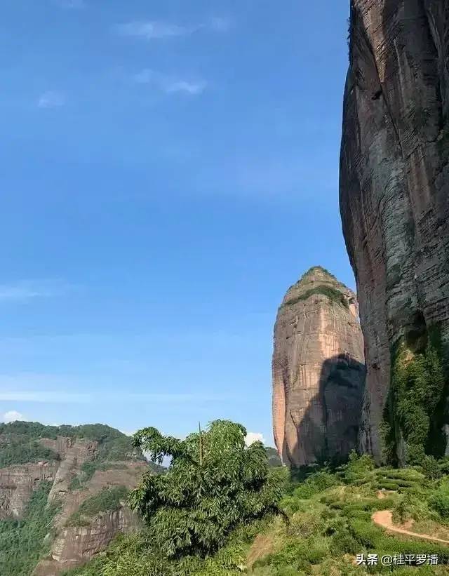 探访广西最美丹霞地貌—麻垌白石山