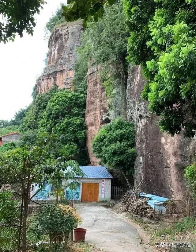 探访广西最美丹霞地貌麻垌白石山