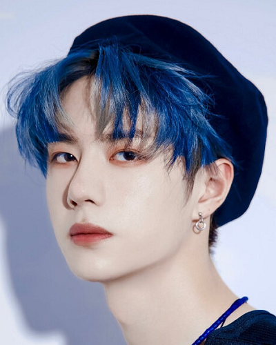 男星蓝色头发集结,王一博可爱,张杰掉色,看到魏大勋不愧能追到杨幂啊