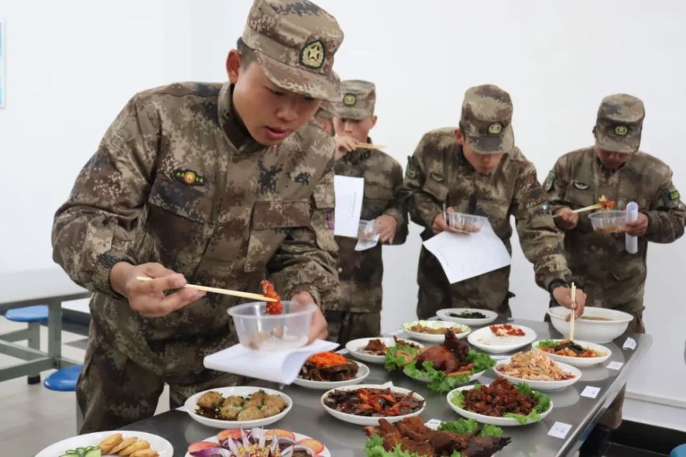 别流口水快来看看边疆兵哥哥的伙食