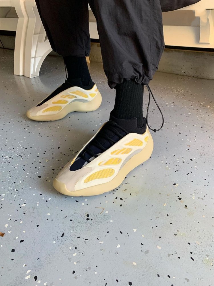 yeezy 700v3 safflower