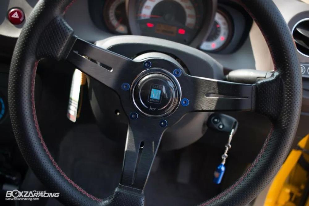 nardi方向盘手感非常好.