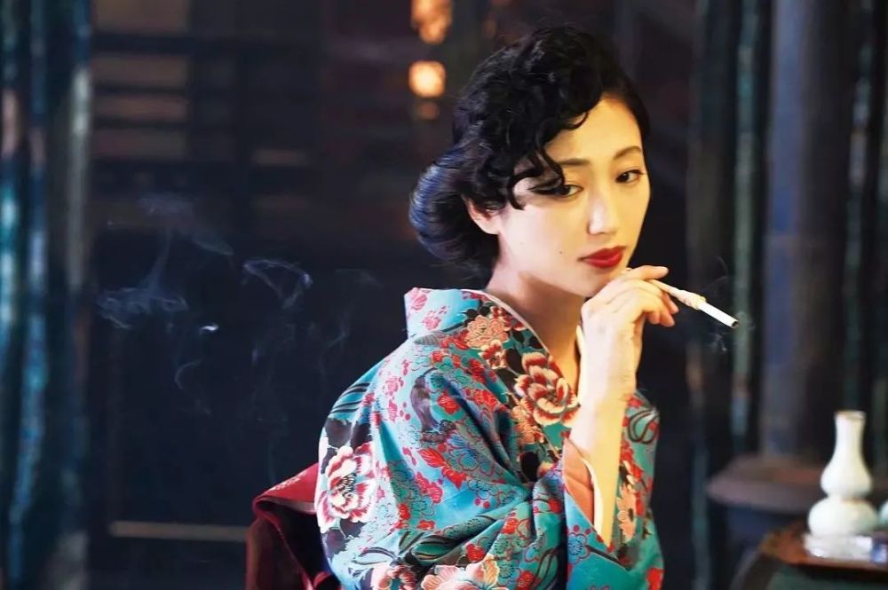 5次自杀 3次殉情 丧失为人资格的太宰治 为何如此让女人着迷 腾讯新闻