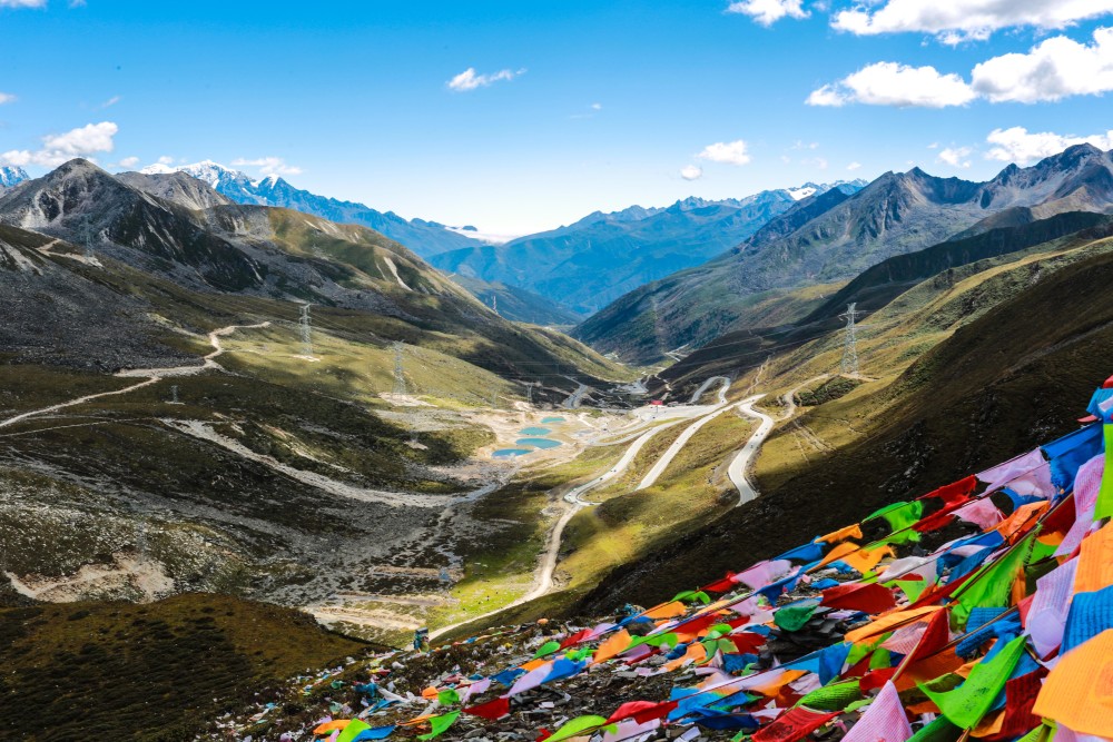 折多山被誉为康巴第一关,川藏南线进入西藏的第一个高山垭口_腾讯新闻