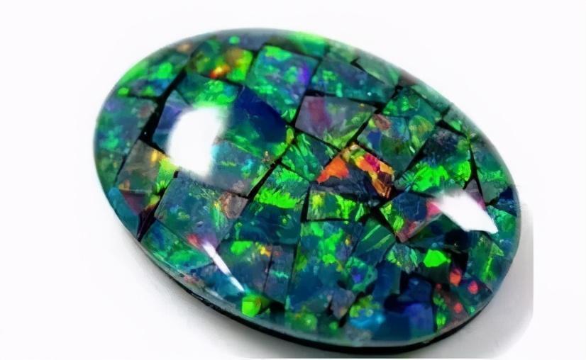 它是大自然的调色板落入凡间的精灵流光溢彩的欧泊