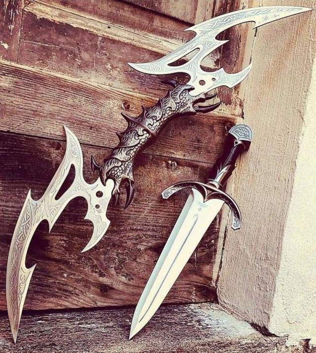 世界著名的冷兵器:日本"虎爪刀"霸道,但不是中国"飞饶"的对手