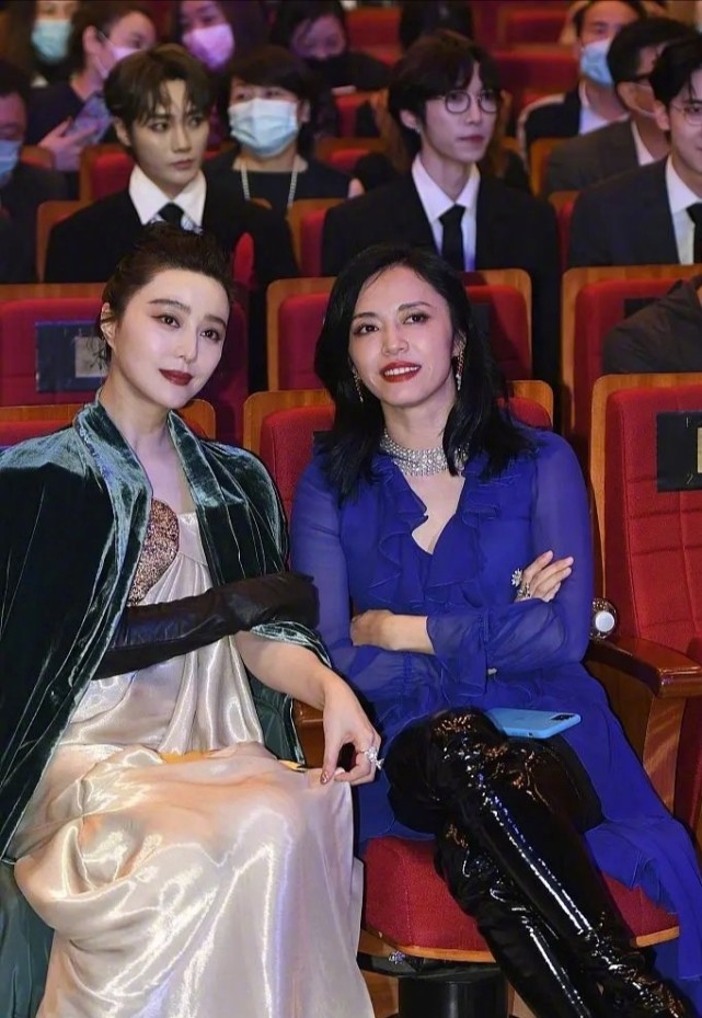 39岁范冰冰与41岁姚晨同框,生图曝光真实颜值,有缺点但仍抗打