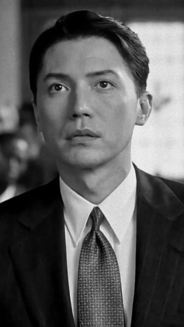 尊龙:亚洲第一美男,生于香港成名好莱坞,无父母无儿女隐居加拿大