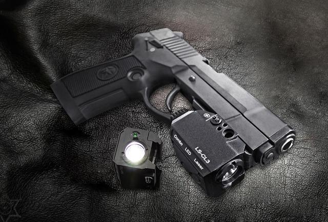 光是外形已经可以比拟国际上的名枪qsz92式手枪的战术改进型