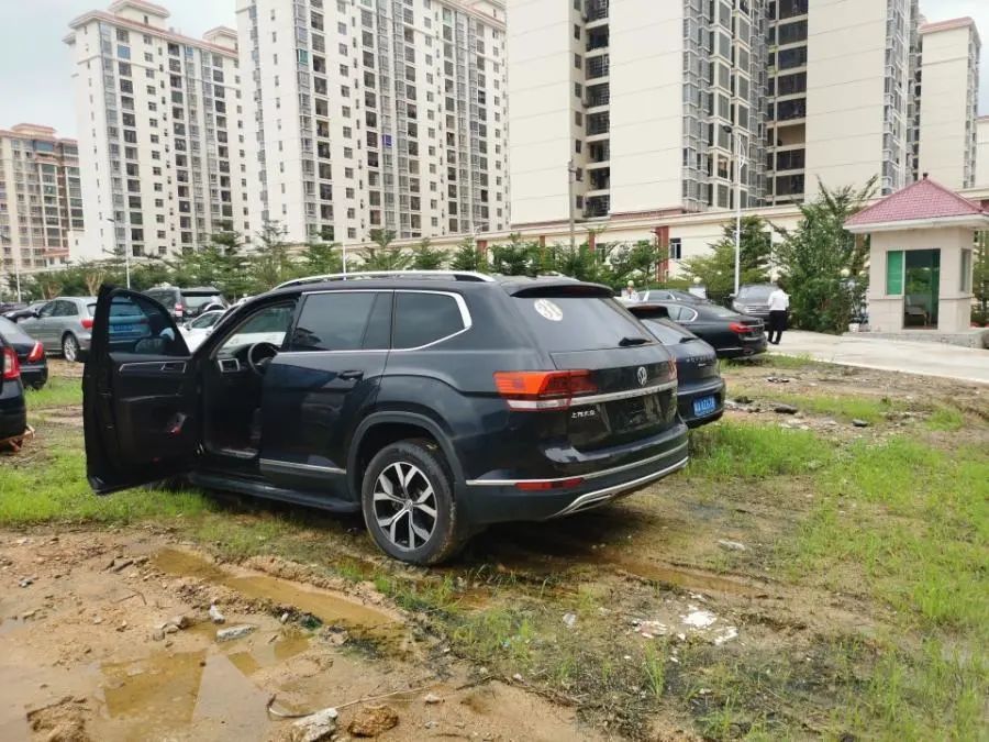 黄鸿发犯罪组织涉案资产11月20日开拍有车辆5部碎石22万吨