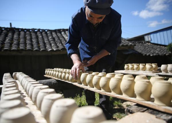 土陶|云南腾冲：传承传统技艺 发展土陶文化