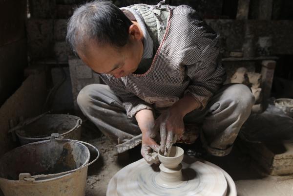 土陶|云南腾冲：传承传统技艺 发展土陶文化