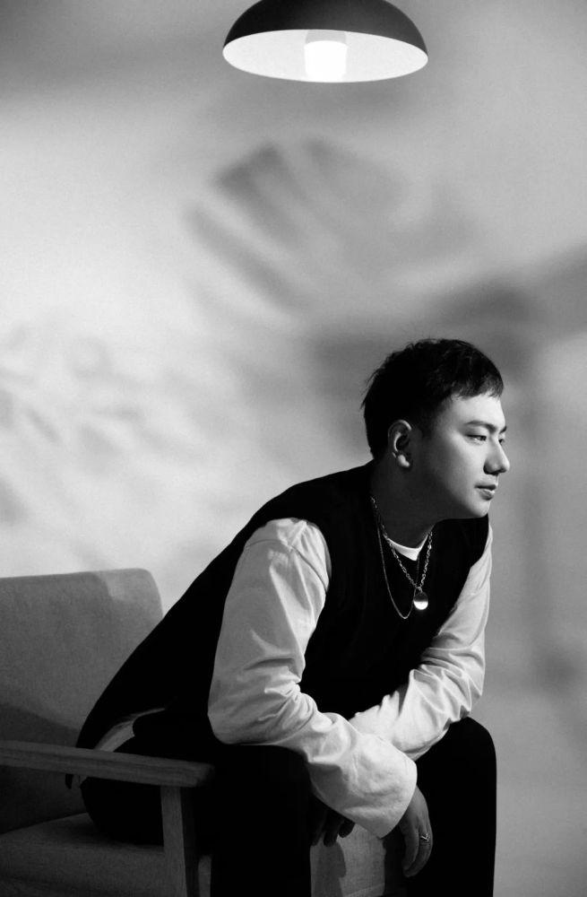 海来阿木最新单曲浪子心首发漂泊的游子倾诉思念泪水布满双眼