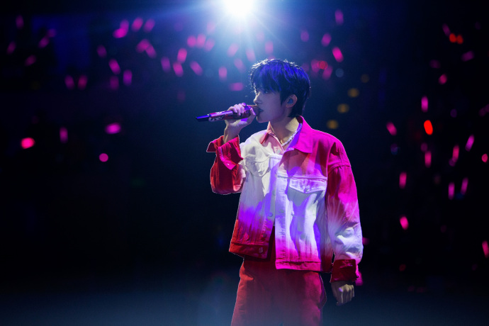 易烊千玺|易烊千玺要发翻唱专辑，仅版权费就高达7位数，对粉丝的爱像霸道总裁