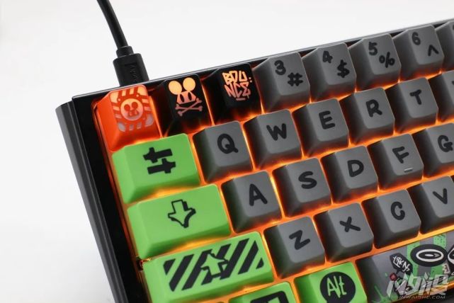 涂鸦风ducky鼠年限定版机械键盘