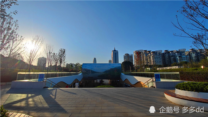 走进武汉东湖梨园广场