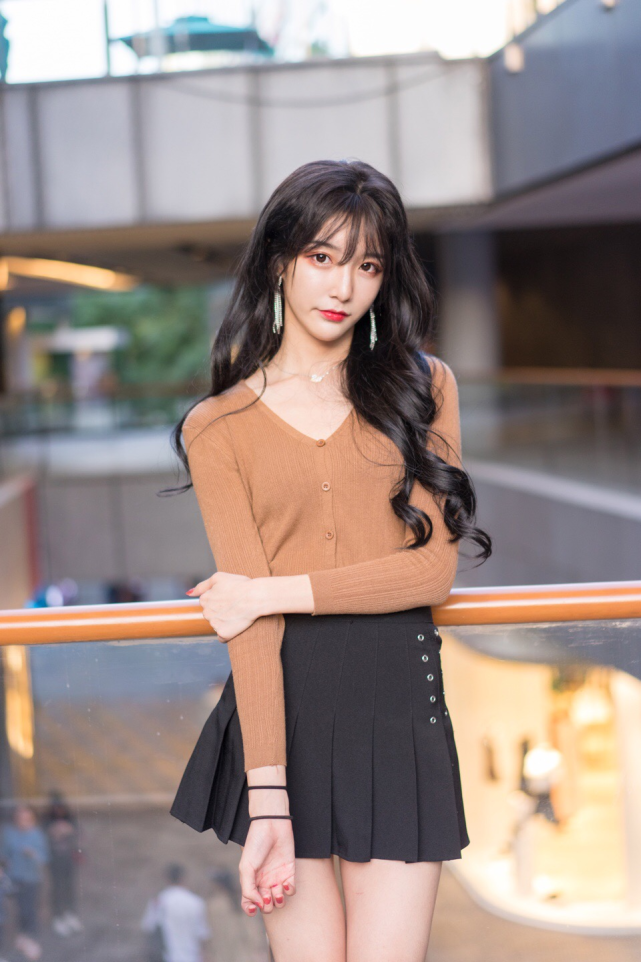 曾火遍抖音的第一女装大佬艾比现整形和潘南奎撞脸网友可惜