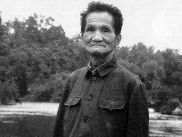 监狱|白公馆成功越狱者之一，被捕后装疯卖傻14年，回家后妻女却认不出