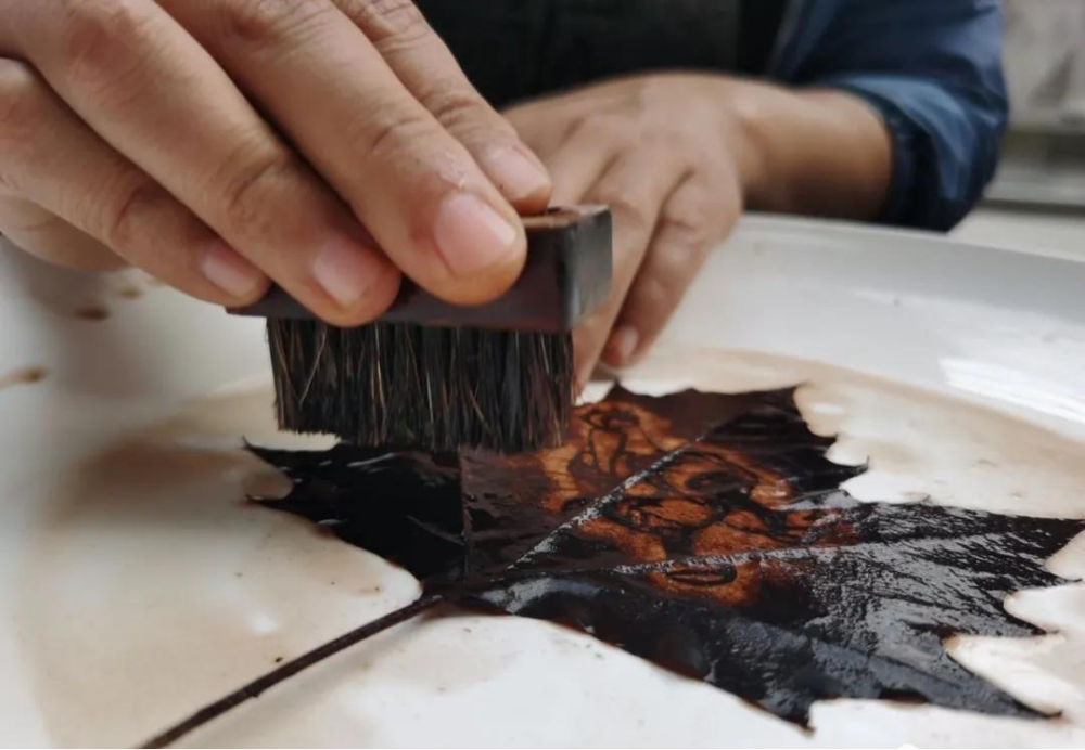 一笔一刀他用叶雕迎全运