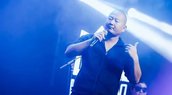 giao哥|网红giao哥当爸，一秒变成女儿奴，满脸幸福晒女儿