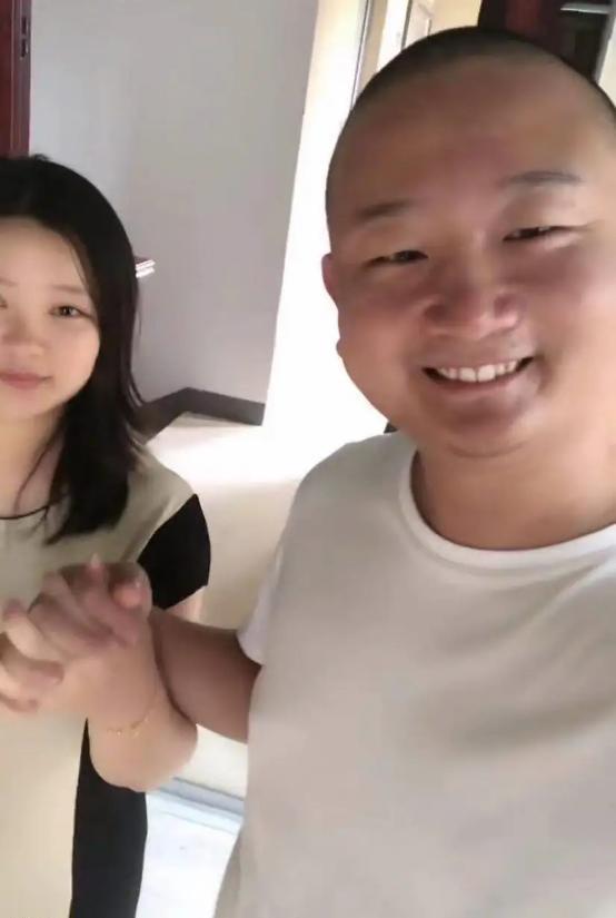 giao哥|网红giao哥当爸，一秒变成女儿奴，满脸幸福晒女儿