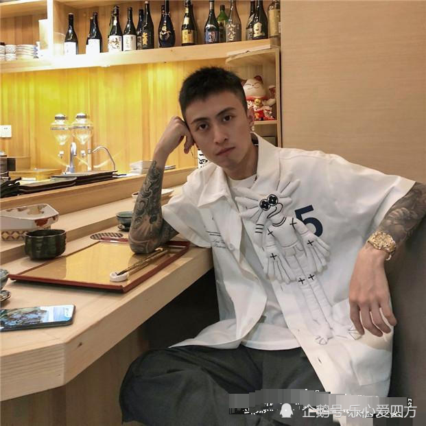 沪上皇秦奋都不敢这么败家他仅1分钟消费211w有钱真好