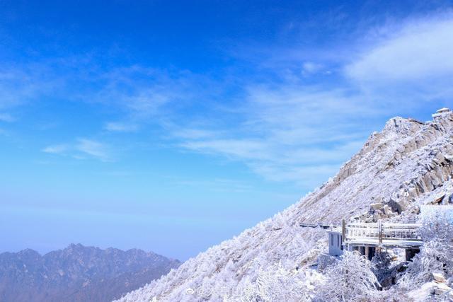 秦岭太白山雪后雾凇美景 仿佛置身冰雪童话世界(图1)