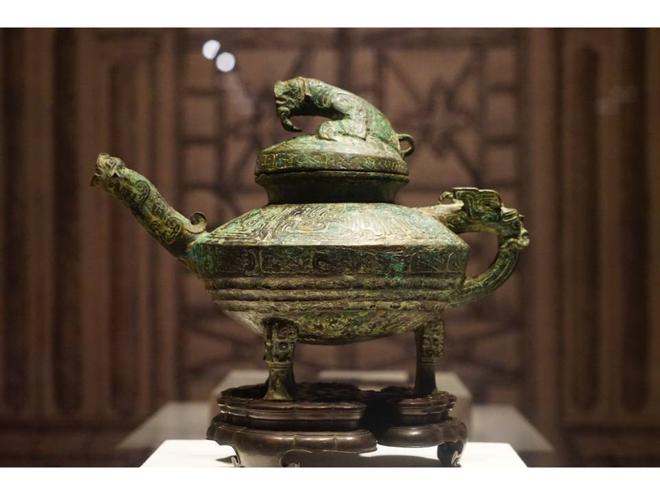 这世上仅此一件的青铜器~在这些文物中有一件青铜器,它是圆明园旧藏