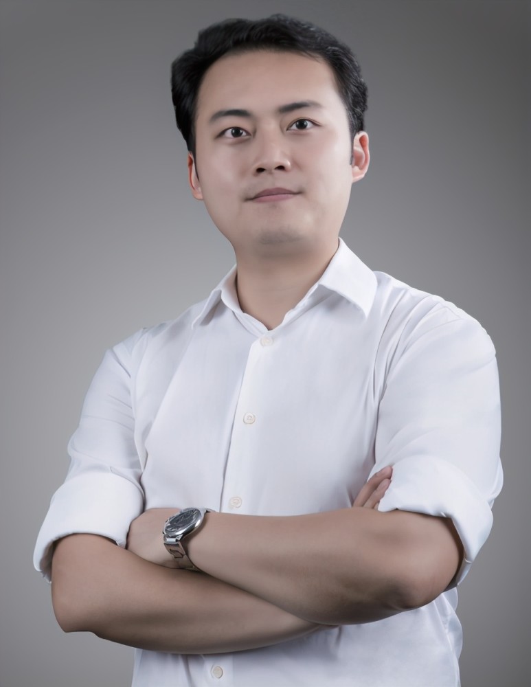 荣获网易"教育行业领军人物"阿卡索创始人兼ceo王志彬_腾讯新闻