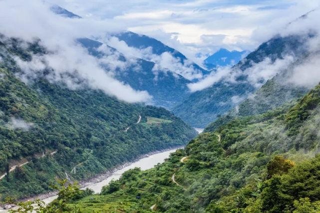 親水疊瀑-喜榮溝-80k旅遊小鎮-烏當瀑布-加隆瀑布-林多大拐彎-墨脫