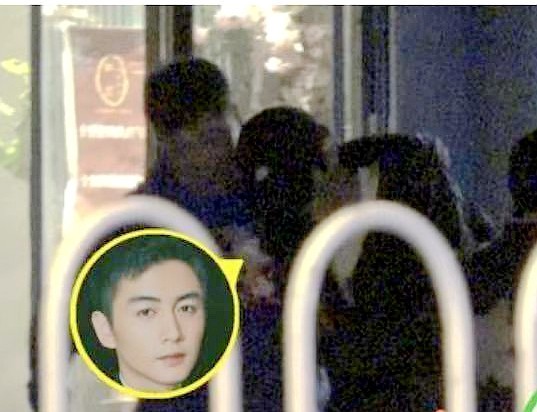 陈妍希|陈妍希携公婆探班老公，陈晓单手抱娃，和老婆甜蜜牵手破婚变传闻