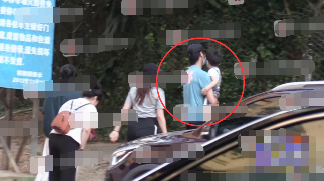 陈妍希|陈妍希携公婆探班老公，陈晓单手抱娃，和老婆甜蜜牵手破婚变传闻