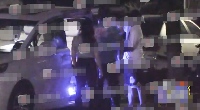 陈妍希|陈妍希携公婆探班老公，陈晓单手抱娃，和老婆甜蜜牵手破婚变传闻