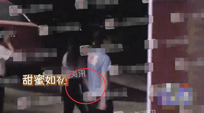 陈妍希|陈妍希携公婆探班老公，陈晓单手抱娃，和老婆甜蜜牵手破婚变传闻