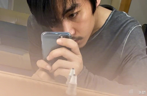 陈妍希|陈妍希携公婆探班老公，陈晓单手抱娃，和老婆甜蜜牵手破婚变传闻