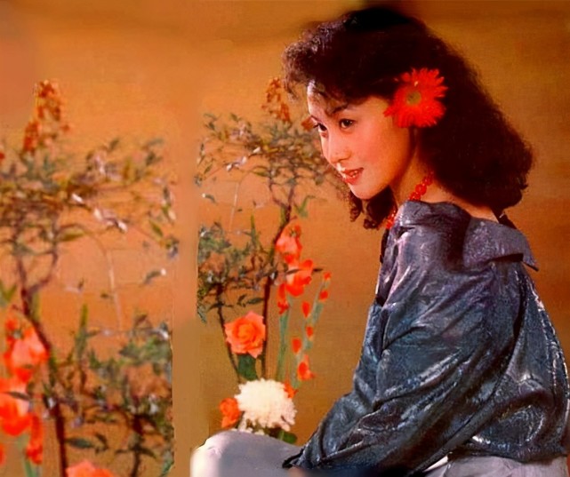 《围城》:富家千金下嫁"矮矬穷",她对感情的算计,细思极恐|赵辛楣