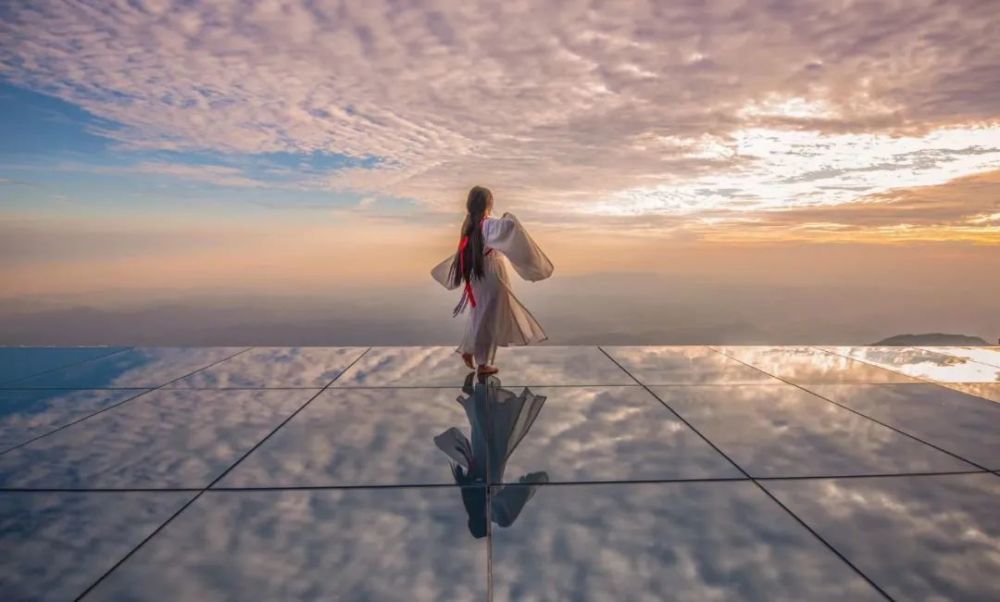 83米云海禅心观景台的位置.