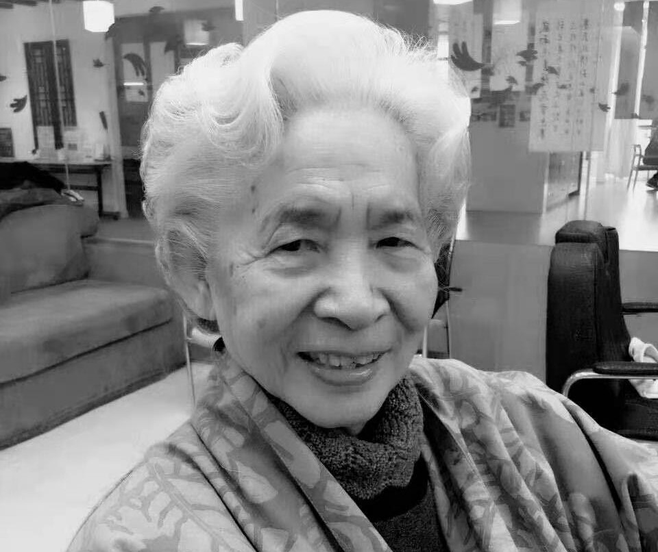 新中国首位女中音歌唱家苏凤娟病逝,晚年生活照曝光_腾讯新闻