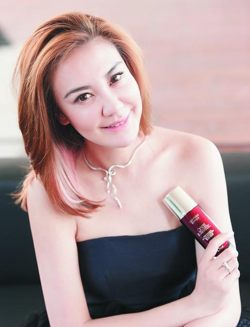 他和马云"称兄道弟",赚走了200多亿,还娶了小21岁的女星_腾讯新闻