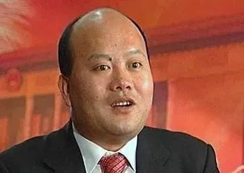 走投无路的林圣雄,决定在十一长假期间,去新加坡赌场放手一博.