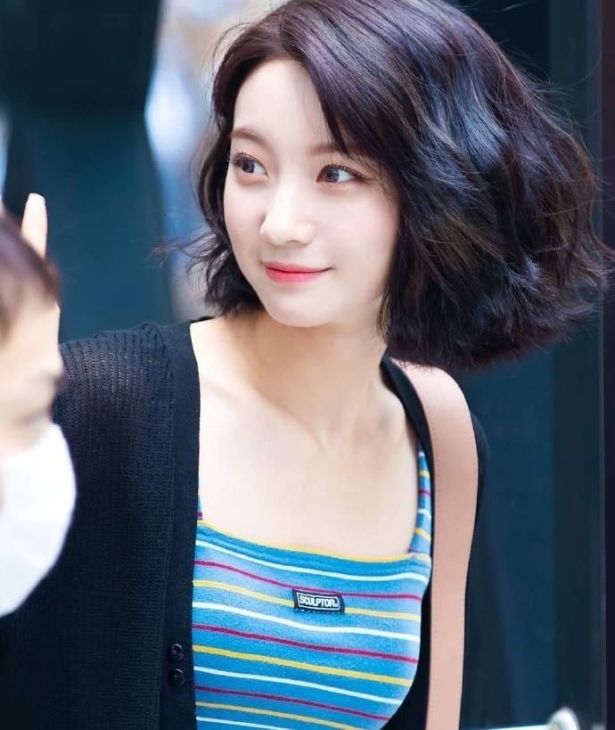 女神裴有彬:第8511期潮流气质写真分享!