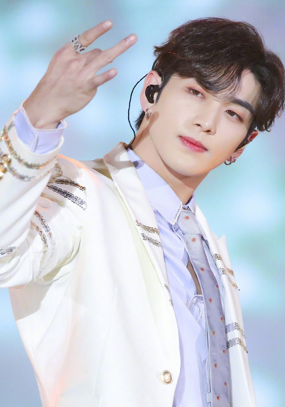 安俊英被逮捕之后表示有的练习生自愿下车才被淘汰了的,大家都以为