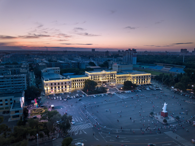 始建於1958年的齊齊哈爾市工人文化宮位於城市核心區域,是中蘇友好