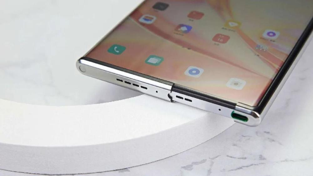 oppo发布卷轴屏概念机伸缩自如可大可小